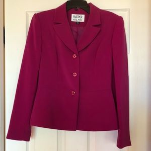 Gorgeous Kasper two piece suite